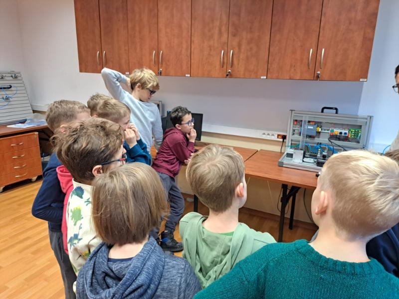 Spotkania: Pomost na Borneo - edukacja, która łączy światy (2)