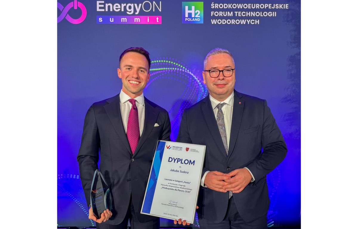 J.SUDER LAUREATEM KONKURSU