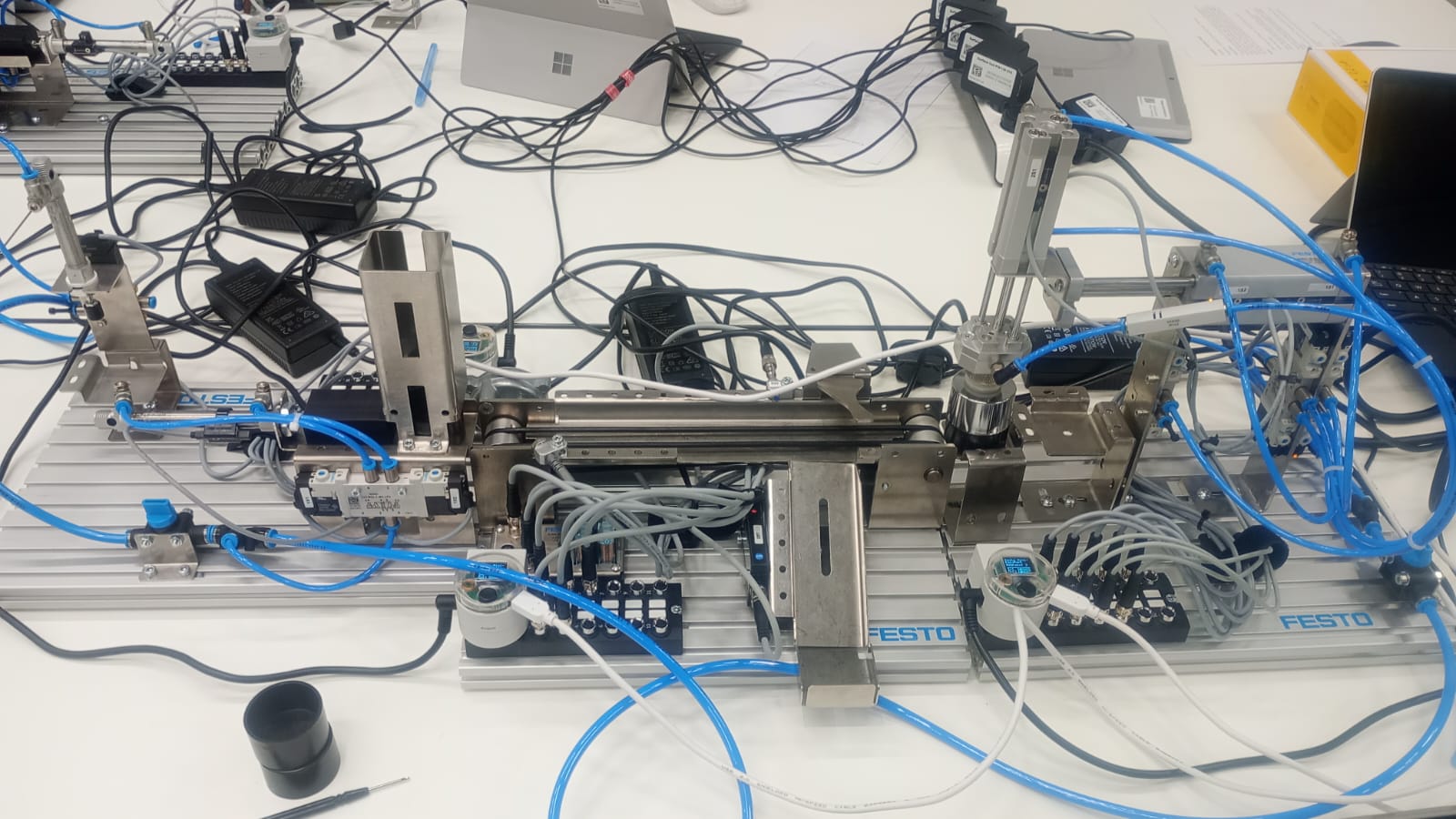 Zajęcia Podstawy mechatroniki z zestawem MecLab (1)