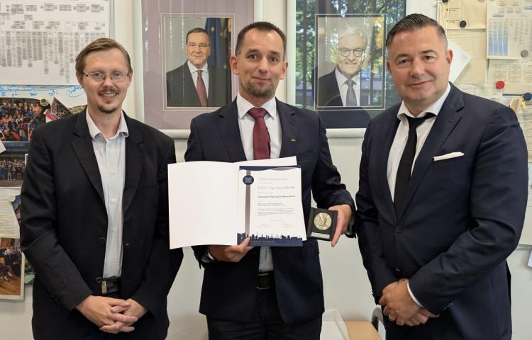 Dr hab. inż. Cezary Jędryczka, prof. PP, wyróżniony prestiżową Hanseatic Visiting Professorship na Helmut-Schmidt-Universität w Hamburgu